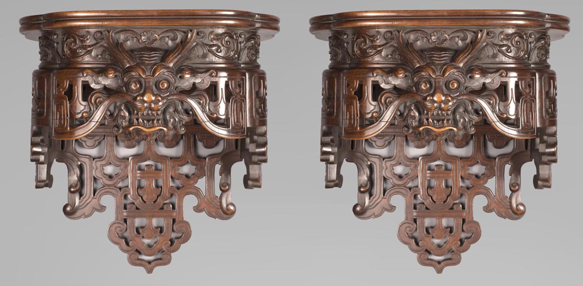 Pair of Far Eastern wall brackets with dragon decoration.-0