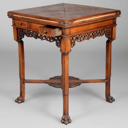 Japanese style game table with an engraved decoration