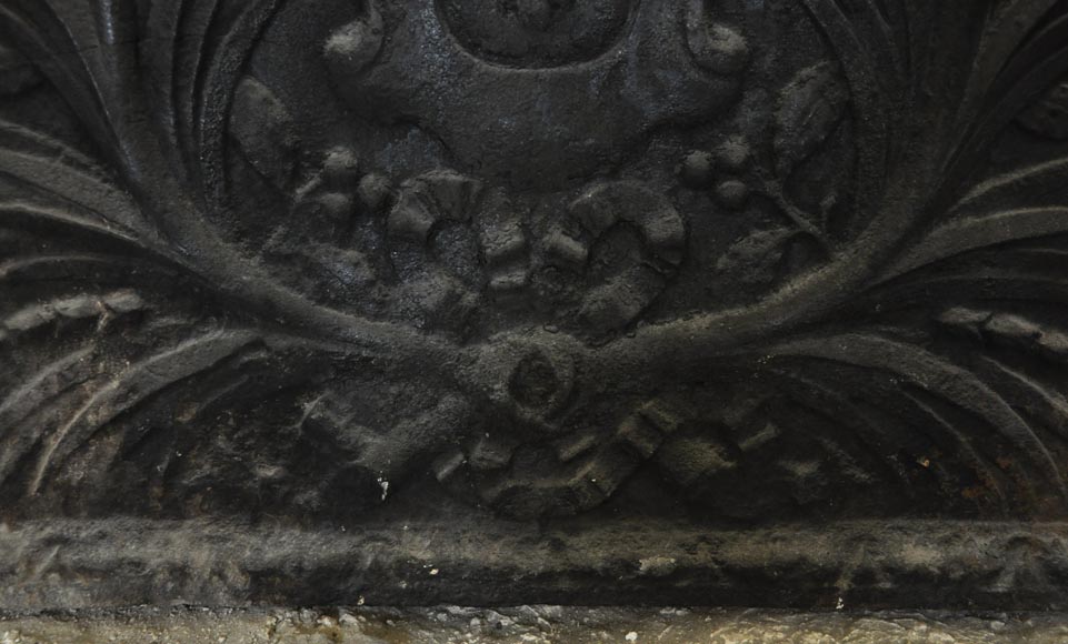 Antique cast iron fireback with French coat of arms, 19th century-4