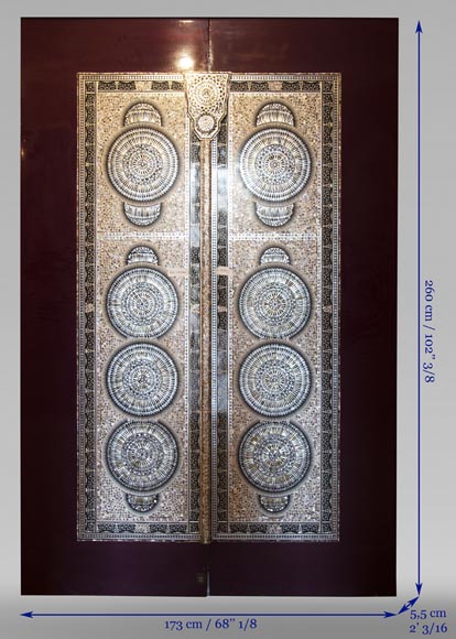 Pair of lacquered sliding double doors with mother-of-pearl decor-13