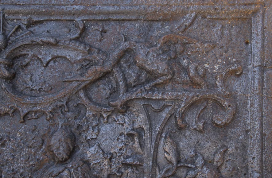 18th century fireback with chinoiserie decoration-6