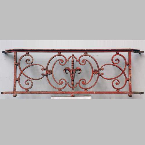 Single 18th century iron balcony railing.