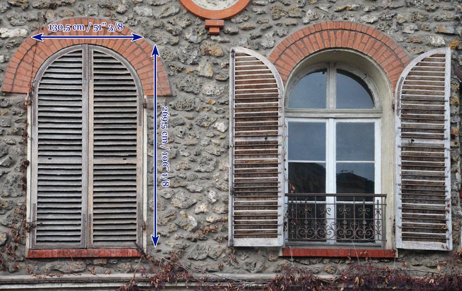 Two pairs of wooden shutters -8