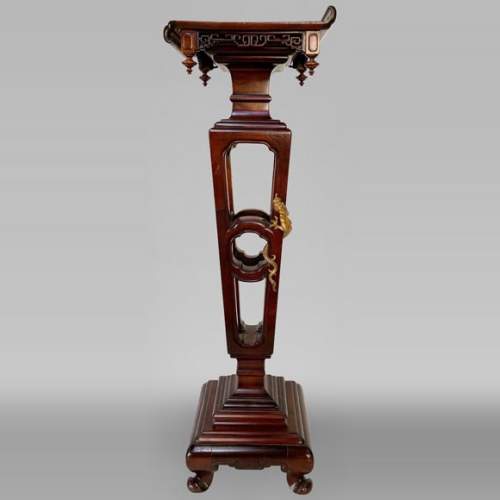 Gabriel VIARDOT - Beautiful square stand with a coiling dragon