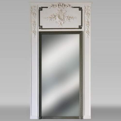 Two colors Louis XVI style trumeau with a music trophy