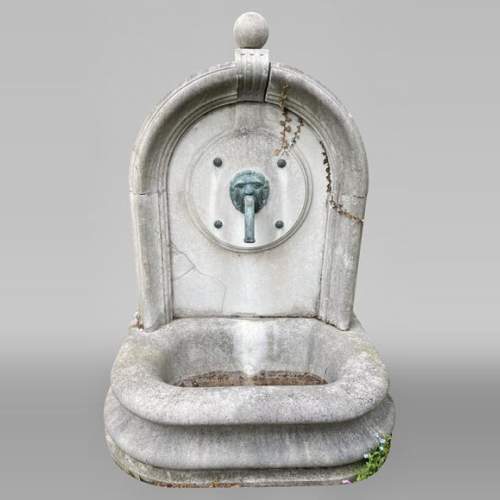 Large exterior fountain in marble stone, late 19th century