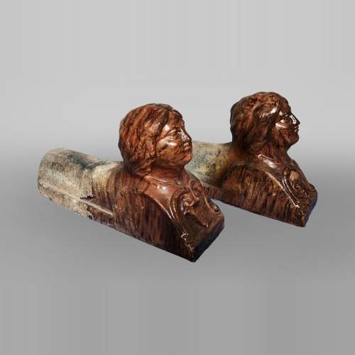 Surprising pair of varnished earth depicting a woman bust, North Italy, circa 1850