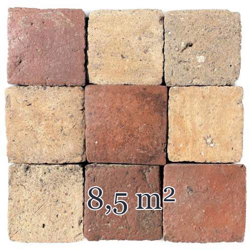 Batch of around 8,5 m² of terracotta floor tiles in square shape