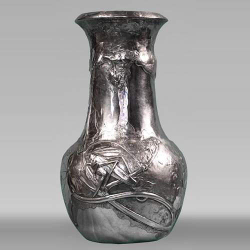 Henri HUSSON, Adrien HÉBRARD, Remarkable Solid Silver Vase with Grasshopper and Vine Leaves Decoration, circa 1908