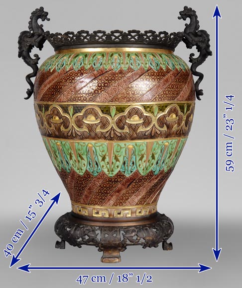 Large vase with a bronze mount and dragons-12