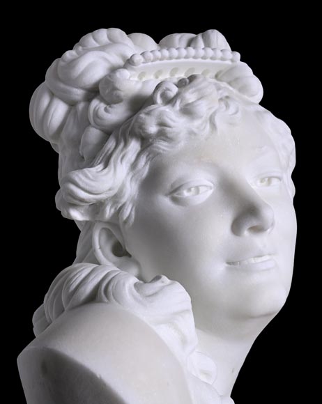 Joseph FRUGONI, Bust of a woman or Aphrodite-4