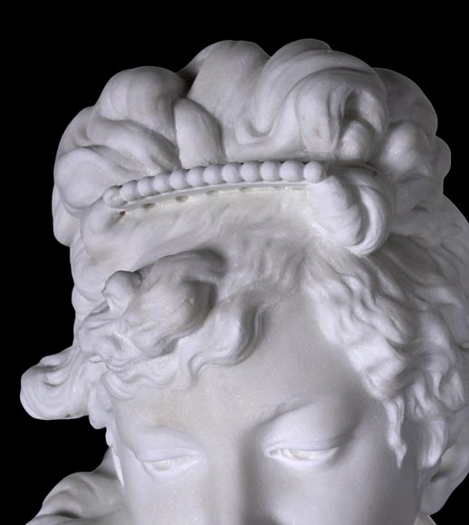 Joseph FRUGONI, Bust of a woman or Aphrodite-5