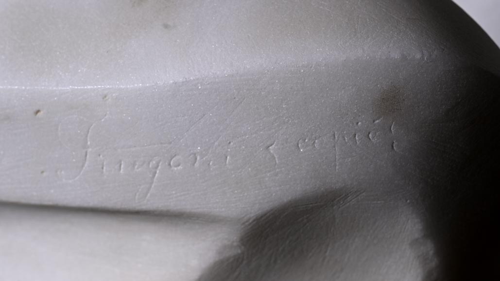 Joseph FRUGONI, Bust of a woman or Aphrodite-10