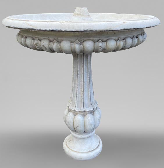 Central fountain in Carrara marble, godroon decors-0