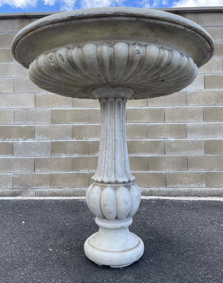 Central fountain in Carrara marble, godroon decors-4