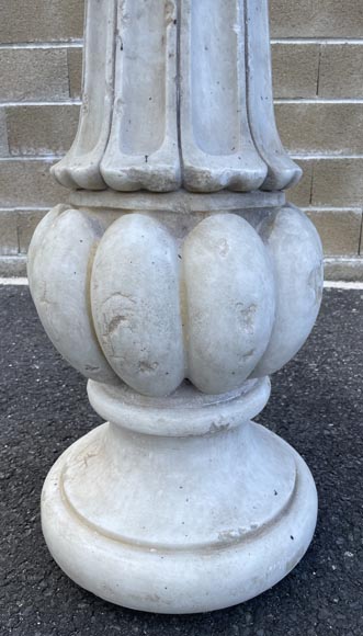 Central fountain in Carrara marble, godroon decors-9