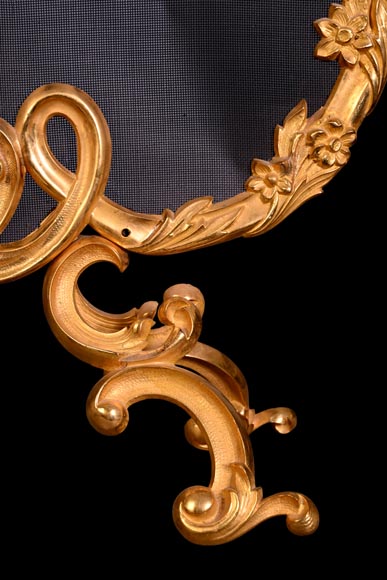 Rocaille-style fire screen in regilded bronze, asymmetrical design-6