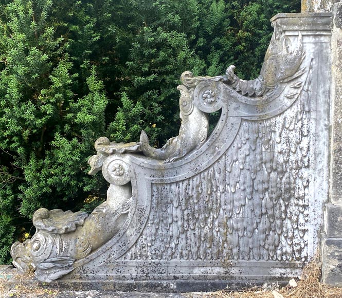 Carved Marble Fountain Curb with Aquatic Bestiary, 19th Century-2