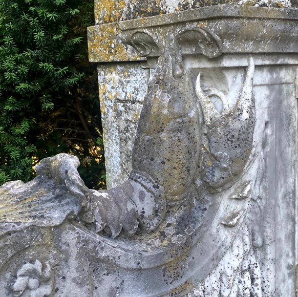 Carved Marble Fountain Curb with Aquatic Bestiary, 19th Century-5