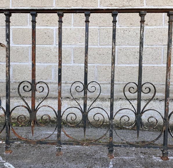Three-sided wrought-iron balcony railing, 19th century-3