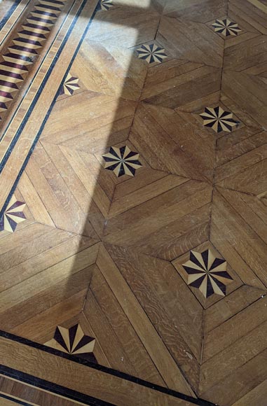 Lots of 105 m² in herringbone pattern, large sawtooth frieze and star motifs Lots of 105 m² in herringbone pattern, large sawtooth frieze and star motifs-3