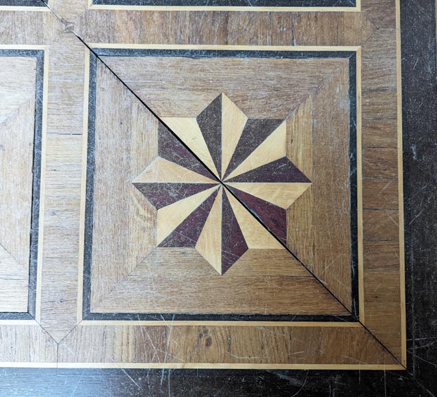 Lots of 105 m² in herringbone pattern, large sawtooth frieze and star motifs Lots of 105 m² in herringbone pattern, large sawtooth frieze and star motifs-4