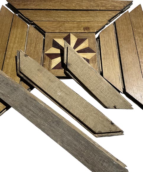 Lots of 105 m² in herringbone pattern, large sawtooth frieze and star motifs Lots of 105 m² in herringbone pattern, large sawtooth frieze and star motifs-6