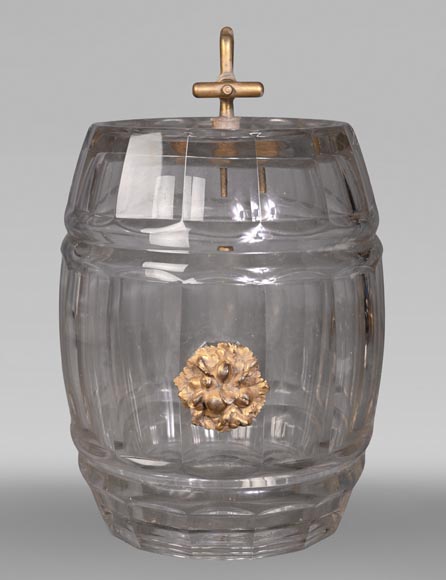 L’Escalier de Cristal (attributed to) Gilt-bronze liqueur barrel with its stand-7