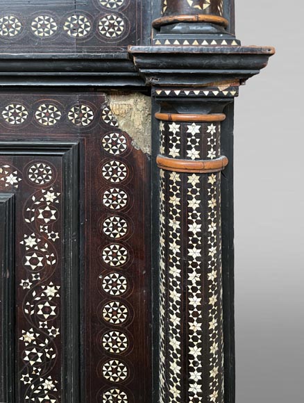 Rosewood cabinet with bone and light-wood marquetry-8