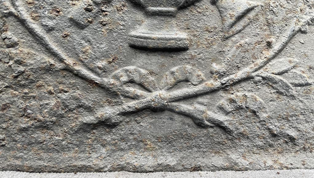 Fireback decorated with antique musical instruments surrounded by a laurel wreath-3