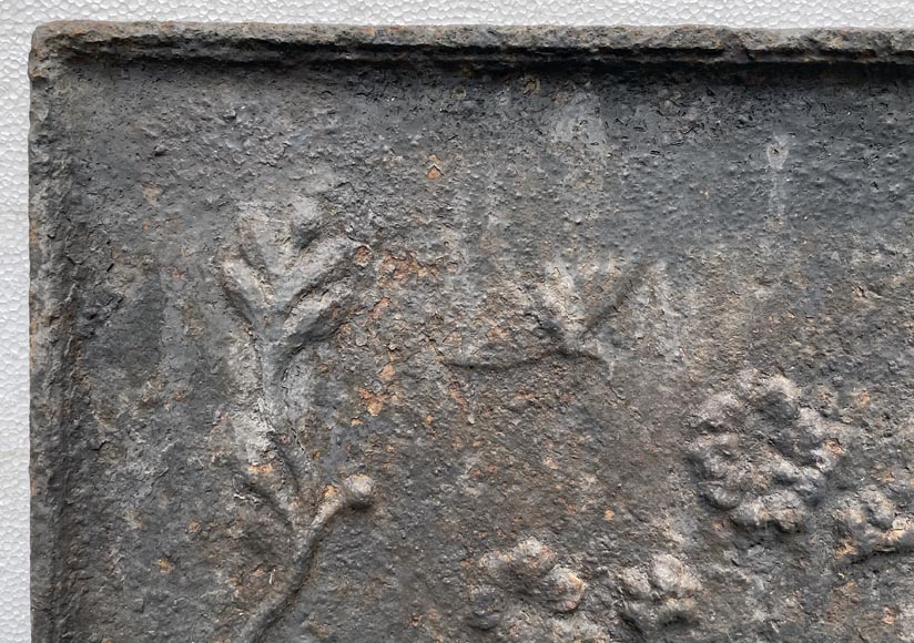 18th century fireback decorated with a basket of flowers-4
