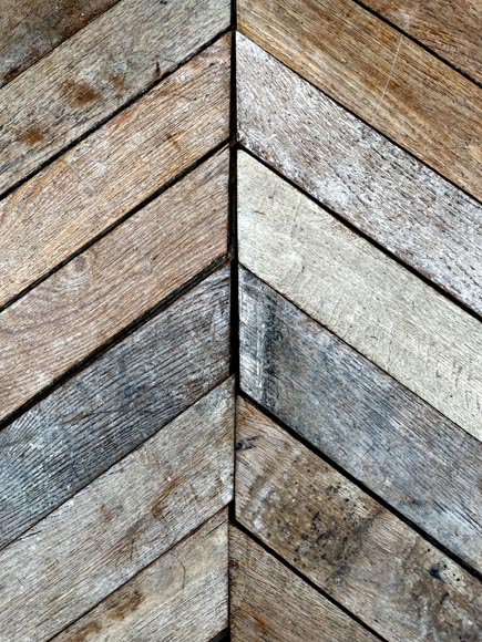 38 m² unit with herringbone parquet flooring-1