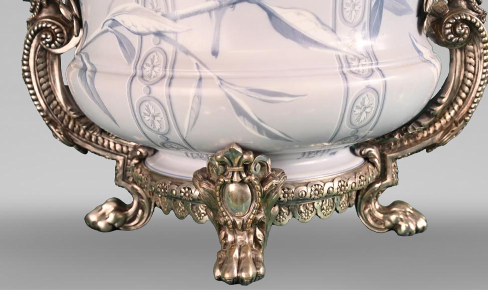 The Opaline vase, the magic of BACCARAT in the 19th century-9