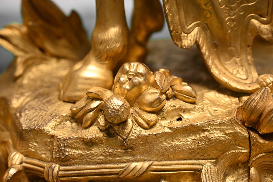 Rococo-style dromedary clock-8