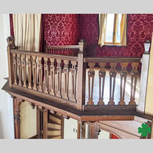 Napoleon III-style oak railing