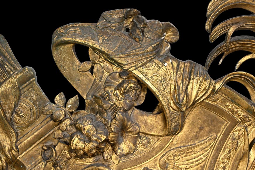 Union Centrale des Arts Décoratifs, decorative gilded bronze plaque in the form of a shield, featuring Winged Victory and trophies of arms Union Centrale des Arts Décoratifs, decorative gilded bronze plaque in the form of a shield, featuring Winged Victory and trophies of arms-6