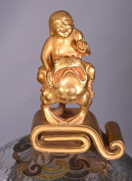 L’Escalier de CRISTAL, Japanese-style spherical clock in engraved crystal and polychrome enamels-5