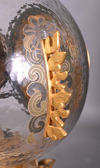 L’Escalier de CRISTAL, Japanese-style spherical clock in engraved crystal and polychrome enamels-9
