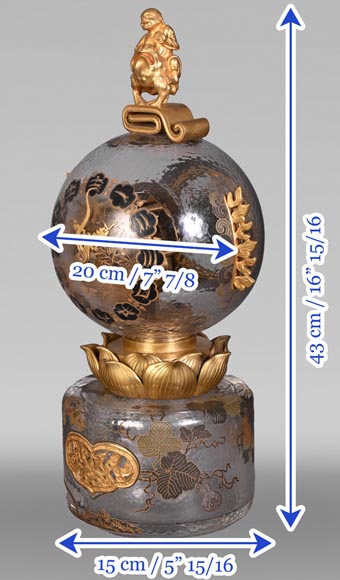 L’Escalier de CRISTAL, Japanese-style spherical clock in engraved crystal and polychrome enamels-16