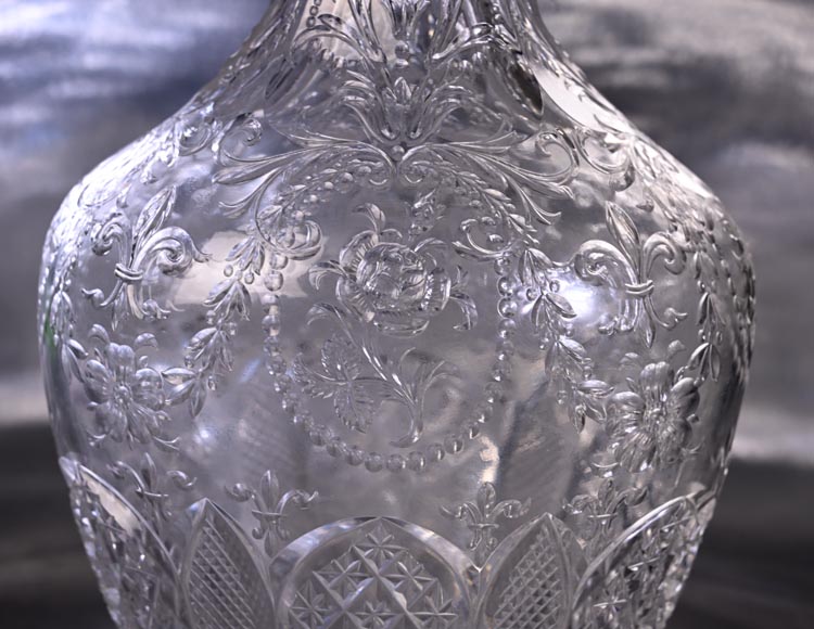 Pair of Engraved Crystal Wine Decanters, Cristallerie de Saint-Louis-7