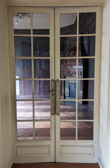 Small-paned double door-1