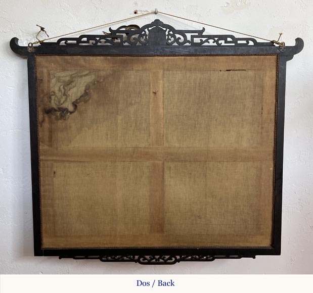 japonesque frame in carved wood and mother-of-pearl marquetry, decorated with a bronze dragon, with its silk painting depicting a winter landscape japonesque frame in carved wood and mother-of-pearl marquetry, decorated with a bronze dragon, with its silk painting depicting a winter landscape-7