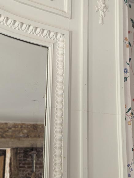 Louis XVI style trumeau with flower garland and medallion-5