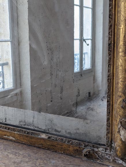 Louis XV-style gilded trumeau with engraved decoration-6