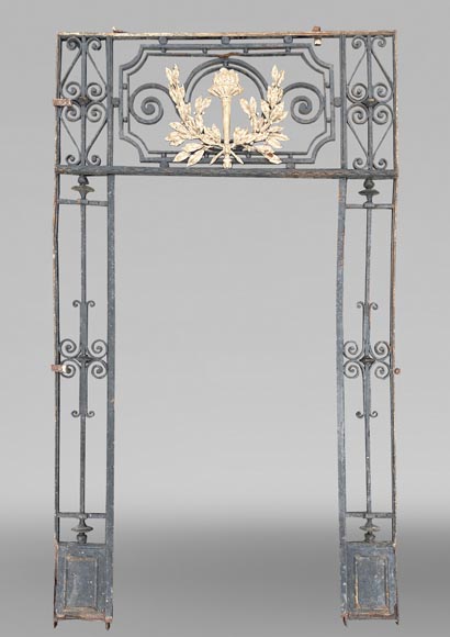 Pair of double-leaf gates in cast iron, with its frame-1