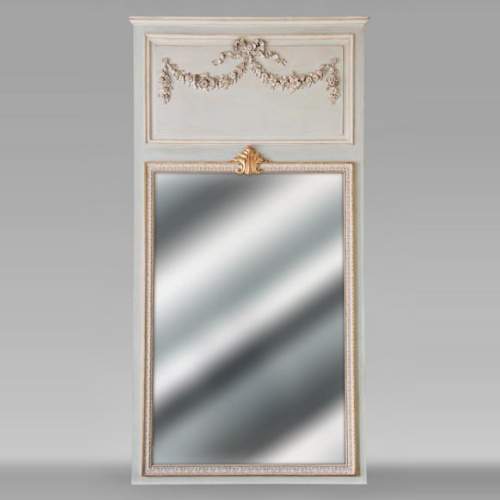 Napoleon III style mirror in carved wood decorated with a garland of flowers