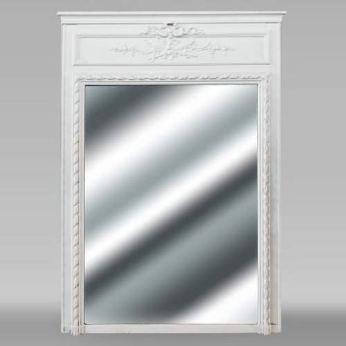 Small Louis XVI style trumeau decorated with a ribbon