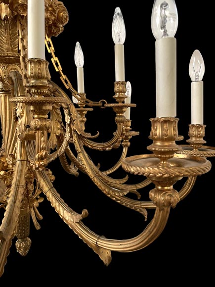 Louis XVI-style gilt-bronze chandelier with eighteen lights, featuring a garland of roses and a ribbon bow-8