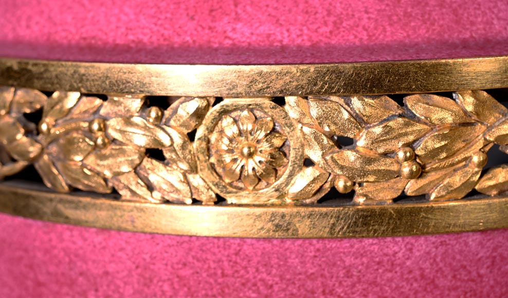 Escalier de CRISTAL (in the spirit of), Pair of pink porcelain potpourris, 19th century-5