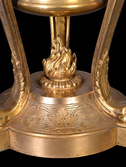 Escalier de CRISTAL (in the spirit of), Pair of pink porcelain potpourris, 19th century-8